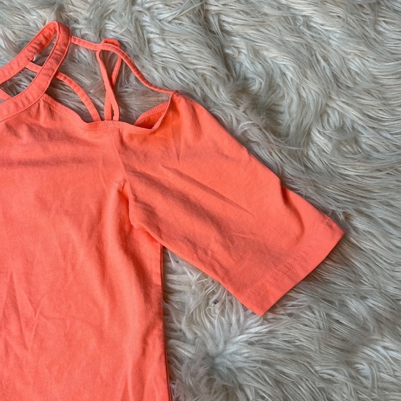 Fabletics bright peachy orange cutout top detail tshirt size SS - Picture 4 of 7
